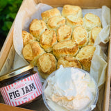 Scones w Jam and Cream